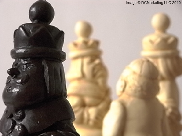 Lewis Carroll Plain Theme Chess Set